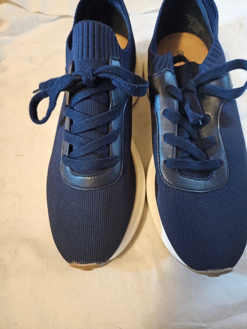 Size 10 Giani Bernini Navy Knit Lace Up Sneakers New